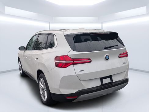 Used 2025 BMW X3 xDrive30i AWD/4WD image 5