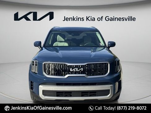 Used 2025 Kia Telluride EX FWD image 8