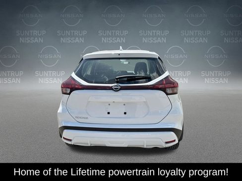 Used 2025 Nissan Kicks Play S FWD image 5