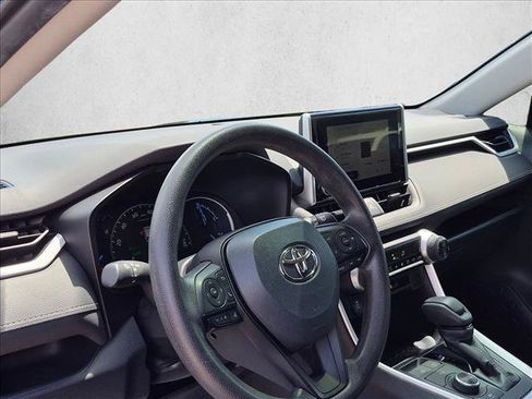 Used 2024 Toyota RAV4 LE AWD/4WD image 9
