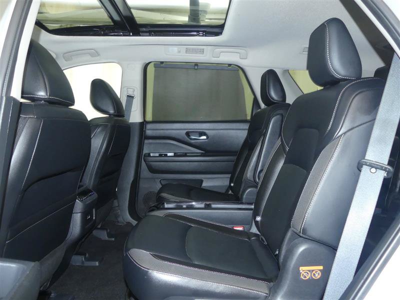 Used 2023 Nissan Pathfinder SL w/ SL Premium Package AWD/4WD image 26