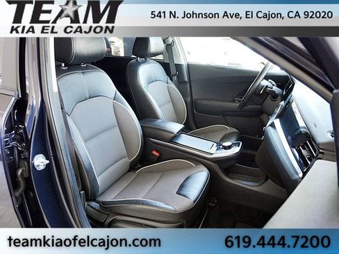 Certified 2022 Kia Niro EX FWD image 13