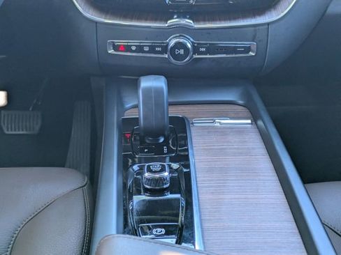 Certified 2023 Volvo XC60 B5 Plus image 25