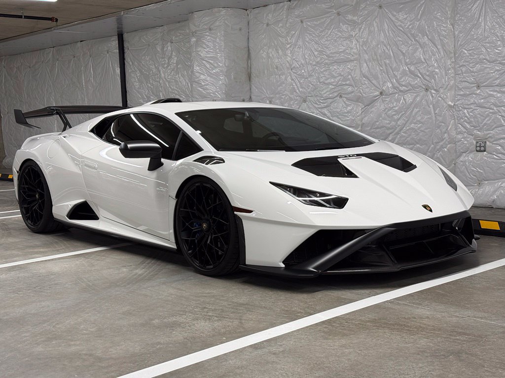 Used 2021 Lamborghini Huracan STO RWD image 14