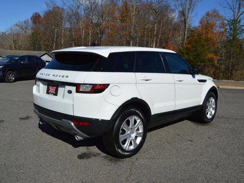 Used 2016 Land Rover Range Rover Evoque SE image 8