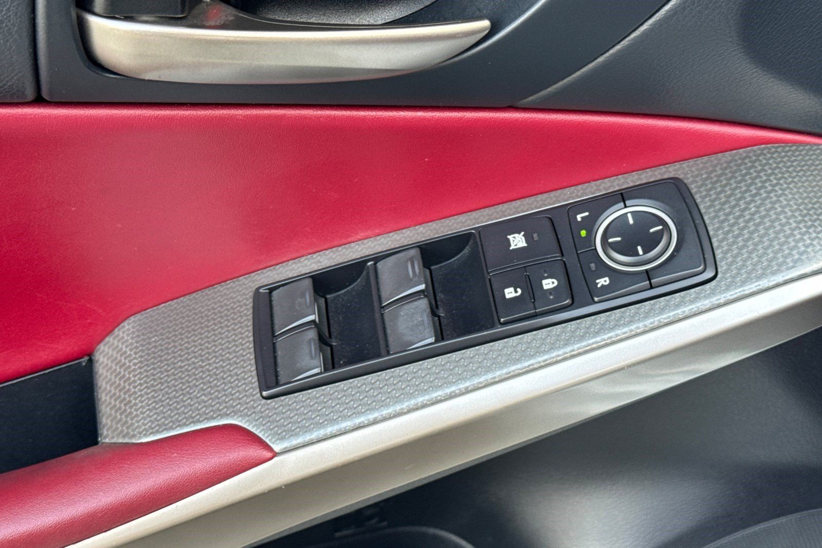 Used 2017 Lexus IS 200t F Sport RWD image 13