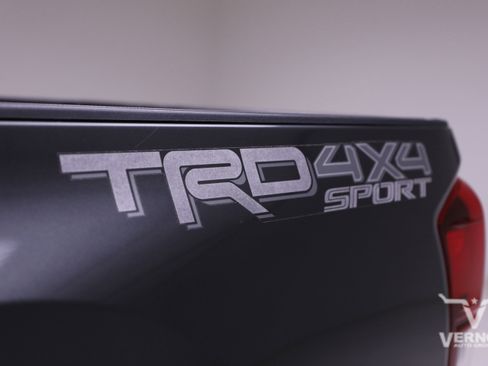 Used 2019 Toyota Tacoma TRD Sport image 35