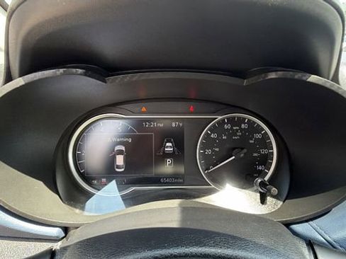Used 2023 Nissan Versa SV FWD image 27