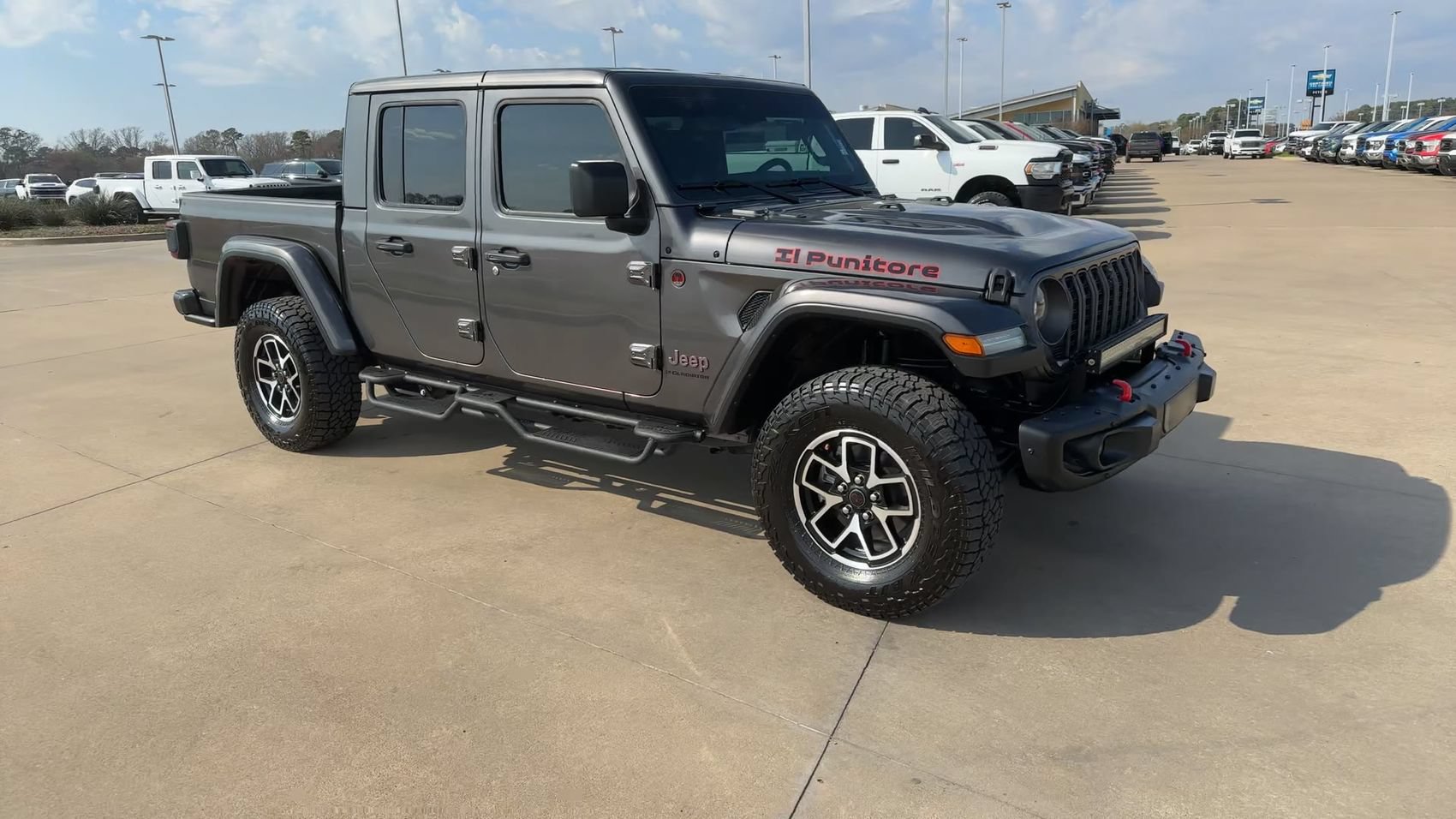 Used 2024 Jeep Gladiator Rubicon AWD/4WD image 3