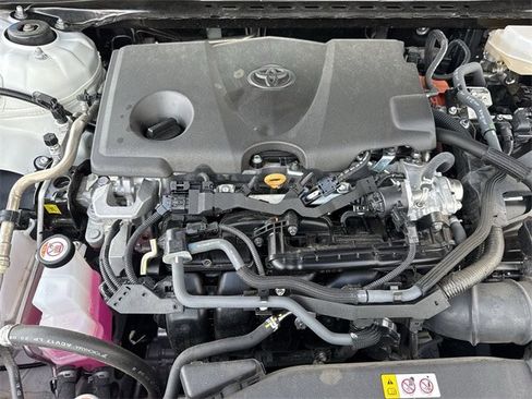 Used 2025 Toyota Camry SE image 34