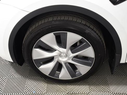Used 2023 Tesla Model Y Long Range image 11