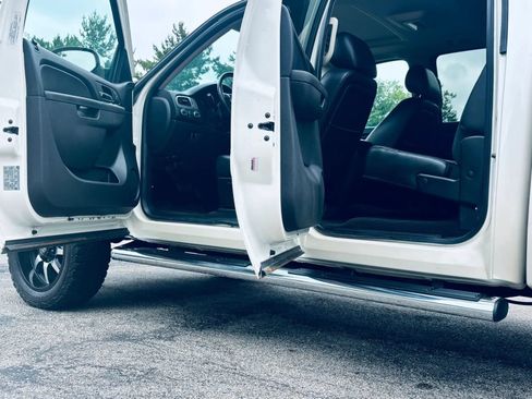 Used 2012 Chevrolet Silverado 1500 LTZ AWD/4WD image 4