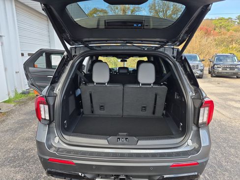 New 2026 Ford Explorer ST-Line image 19