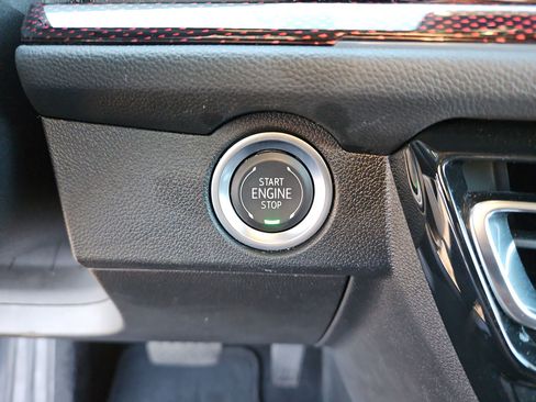 Used 2025 Chevrolet Traverse Z71 w/ Driver Confidence Package image 23