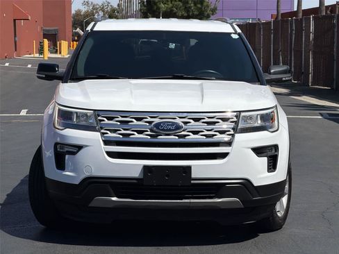 Used 2018 Ford Explorer XLT w/ Equipment Group 201A AWD/4WD image 7