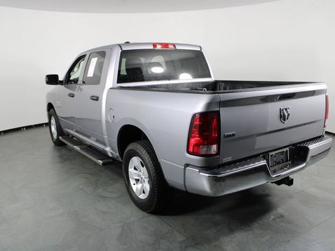 Used 2022 RAM 1500 Classic SLT image 3