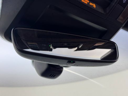 Used 2022 Porsche 911 Targa 4S w/ Premium Package image 38