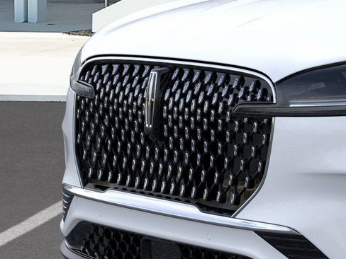 New 2026 Lincoln Aviator 2WD image 17