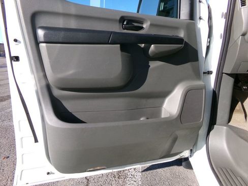 Used 2016 Nissan NV 3500 SL image 15