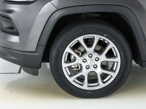 Used 2022 Jeep Compass Latitude AWD/4WD image 7