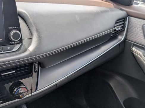 Used 2022 Nissan Rogue SV image 30