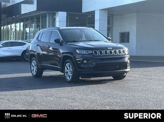 Used 2024 Jeep Compass Latitude image 1