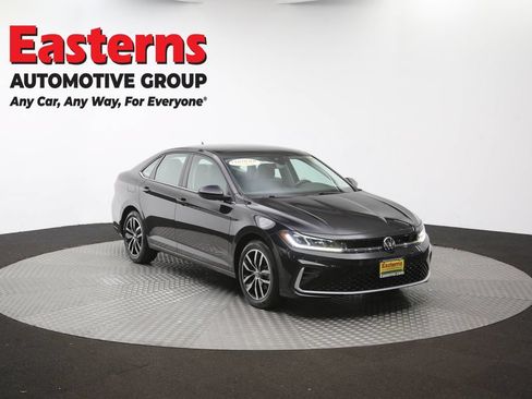 Used 2025 Volkswagen Jetta SE FWD image 50