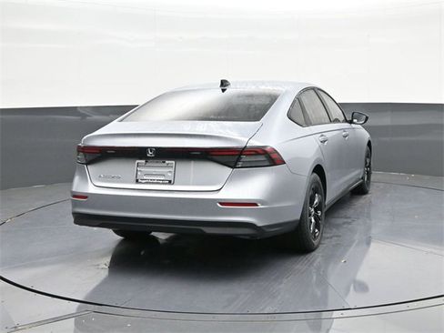 New 2025 Honda Accord SE image 11