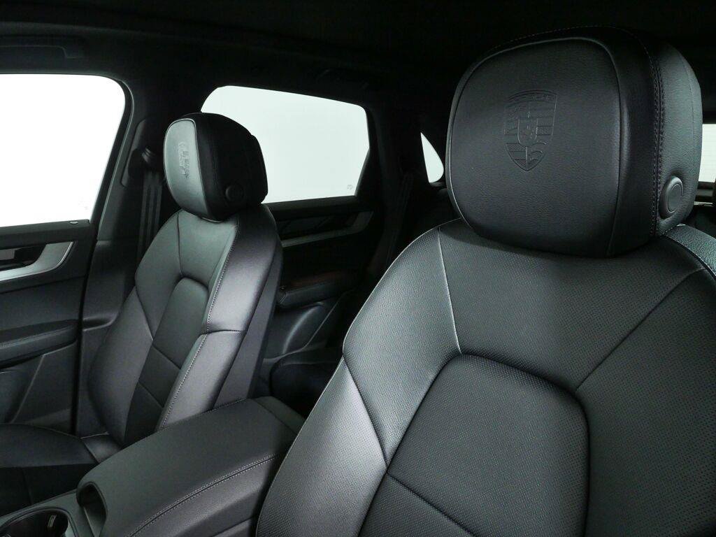 New 2026 Porsche Cayenne AWD/4WD image 5