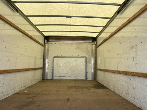 Used 2022 Ford E-350 and Econoline 350 Super Duty RWD image 12