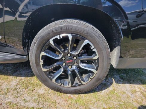 Used 2022 GMC Yukon XL SLT w/ SLT Luxury Package AWD/4WD image 8