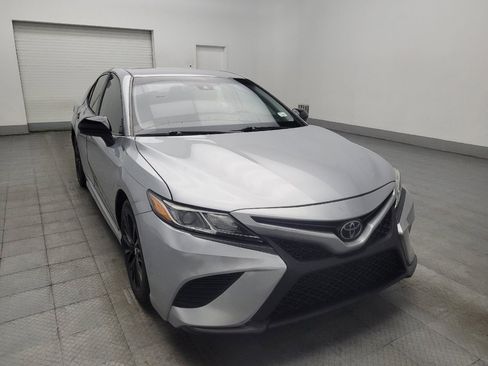 Used 2020 Toyota Camry SE FWD image 13