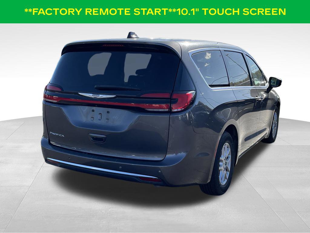 Used 2023 Chrysler Pacifica Touring-L FWD image 6