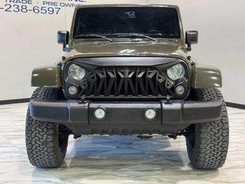 Used 2015 Jeep Wrangler Unlimited Sahara w/ Max Tow Package AWD/4WD image 2