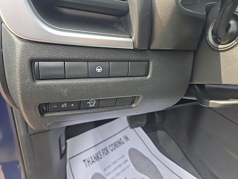 Used 2023 Nissan Rogue SV AWD/4WD image 13