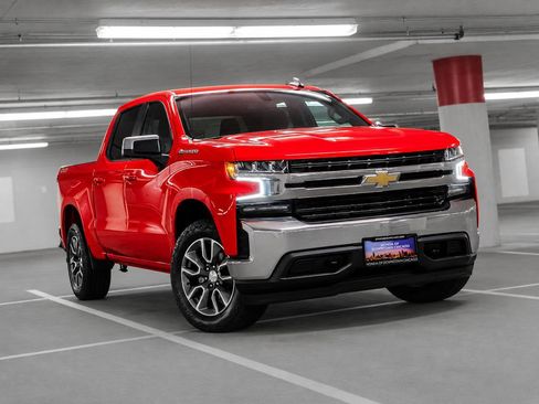 Used 2022 Chevrolet Silverado 1500 LT AWD/4WD image 4