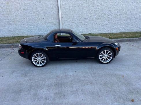 Used 2008 MAZDA MX-5 Miata Grand Touring w/ Premium Pkg image 25