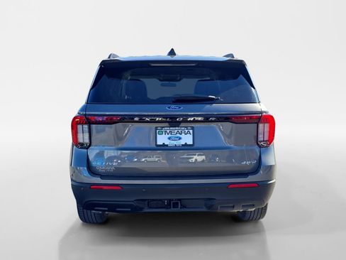 Used 2025 Ford Explorer Active image 4