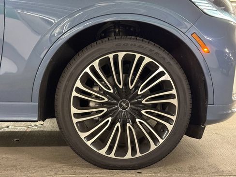 New 2026 Lincoln Aviator Black Label w/ Dynamic Handling Package AWD/4WD image 6