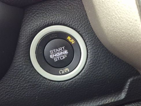 Used 2019 RAM 1500 Laramie AWD/4WD image 25