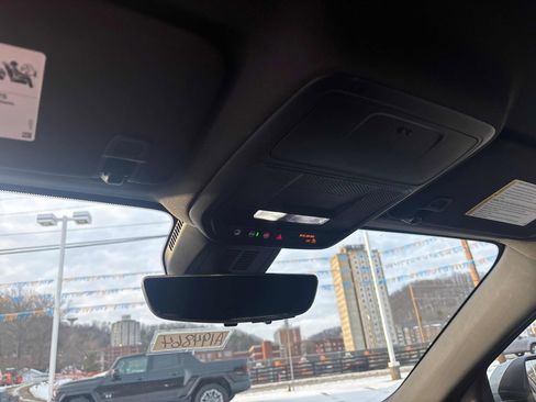 Used 2025 Chevrolet Equinox LT w/ Convenience Package II image 22