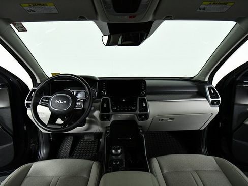 Used 2024 Kia Sorento EX image 18