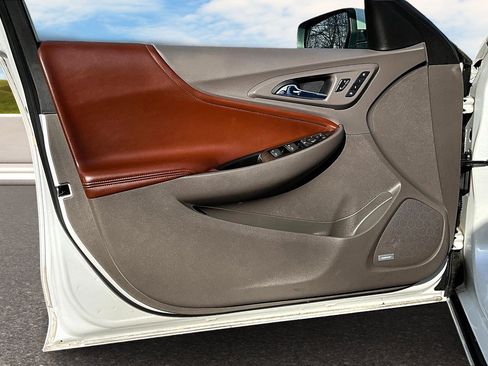 Used 2016 Chevrolet Malibu Premier w/ Driver Confidence Package II image 12