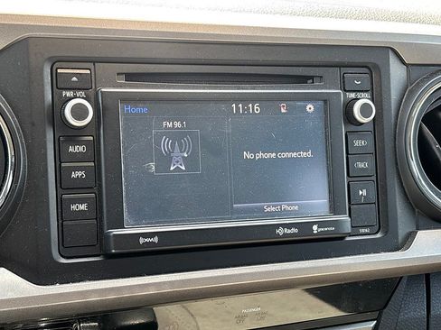 Used 2016 Toyota Tacoma SR5 w/ SR5 Appearance Package (SN) RWD image 9