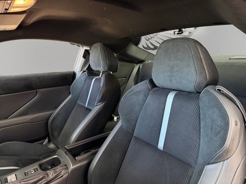 Used 2025 Toyota GR86 Premium w/ Performance Package RWD image 9