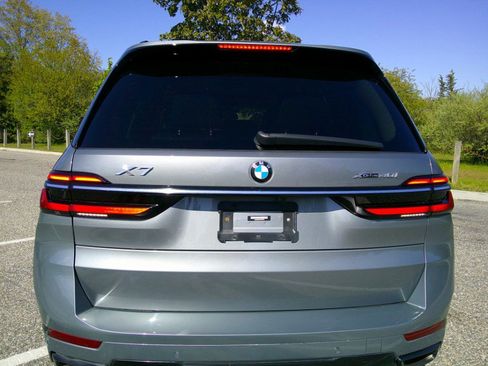 Used 2023 BMW X7 xDrive40i AWD/4WD image 17