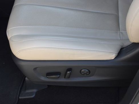 Used 2025 INFINITI QX60 Luxe w/ Lighting Package (N94) FWD image 33