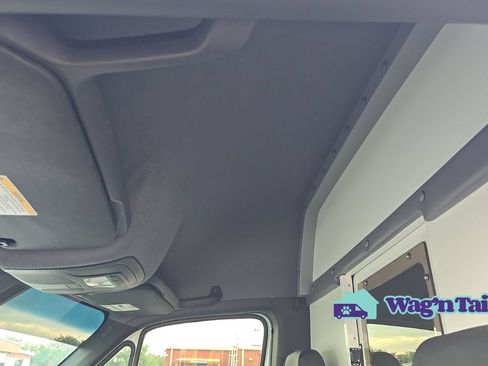 Used 2024 Mercedes-Benz Sprinter 2500 w/ Acoustic Package image 11