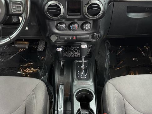 Used 2017 Jeep Wrangler Unlimited Sport w/ Connectivity Group AWD/4WD image 23