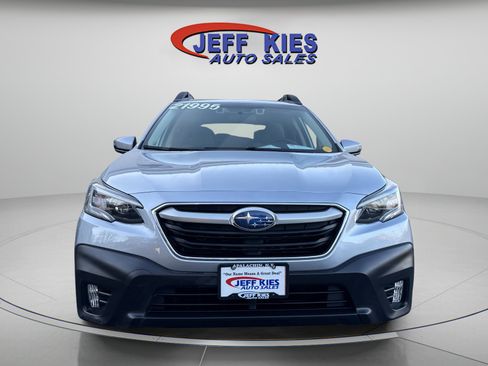 Used 2020 Subaru Outback Premium image 3